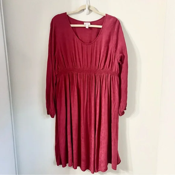 14.Ingrid & Isabel Maternity Long Sleeve Smocked Jacquard Ruby Red Holiday Dress - Picture 2 of 8